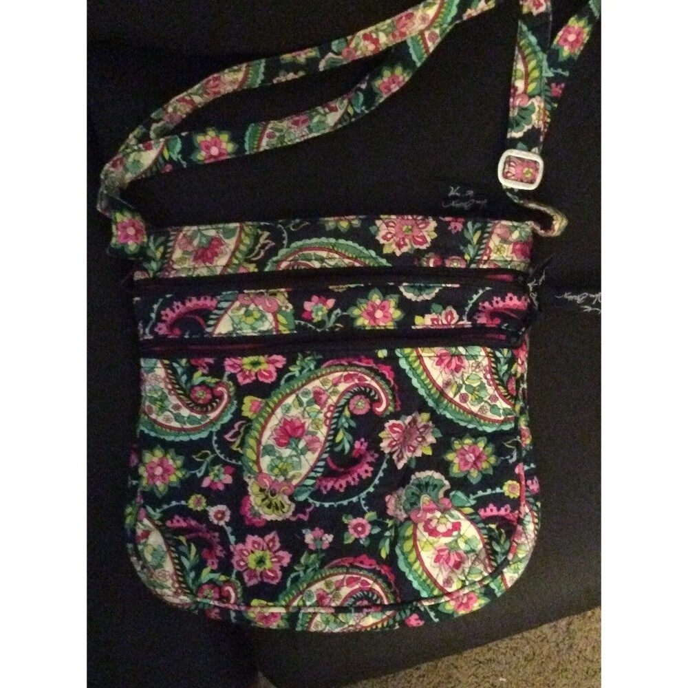 INVENTORY REDUCTION SALE. Vera Bradley Handbag with Paisley Print NB